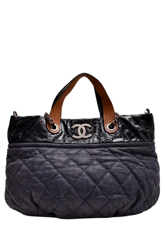 Pre-Loved Chanel™ 2011 Dark Blue/Black Tricolour 'In The Mix' Tote Bag